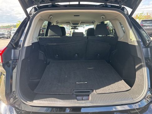 Used 2025 Nissan Rogue SV AWD/4WD image 28