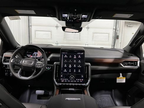 New 2026 GMC Yukon Denali w/ Denali Reserve Package AWD/4WD image 37