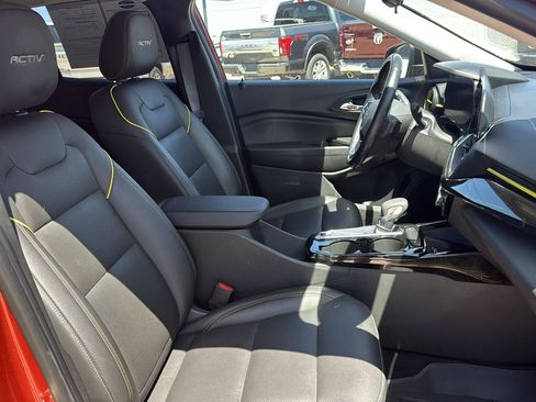 Used 2024 Chevrolet Trax ACTIV w/ Sunroof Package FWD image 18