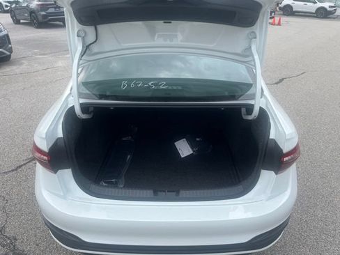 New 2026 Volkswagen Jetta SE FWD image 12