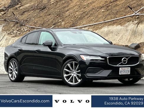 Used 2019 Volvo S60 T5 Momentum w/ Premium Package FWD image 1