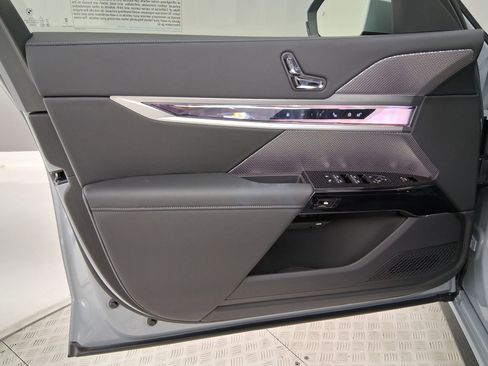 New 2026 BMW 750e xDrive w/ Premium Package AWD/4WD image 19