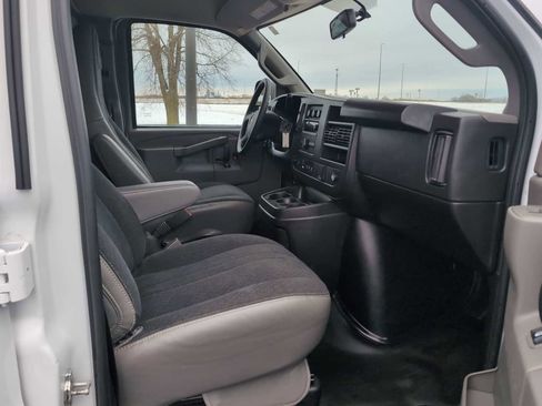 Used 2024 Chevrolet Express 2500 w/ Driver Convenience Package image 21