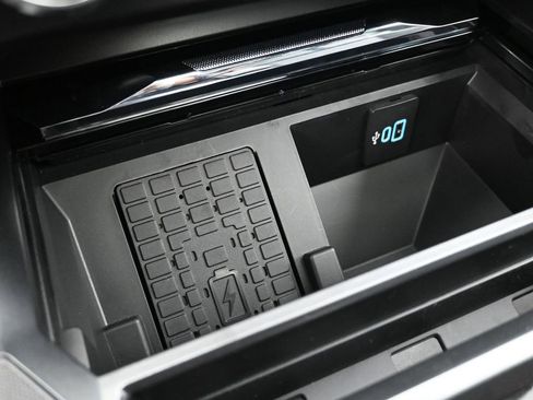 New 2026 Ford F250 Lariat w/ Black Appearance Package image 22