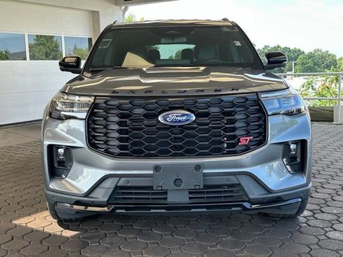 Used 2025 Ford Explorer ST AWD/4WD image 33