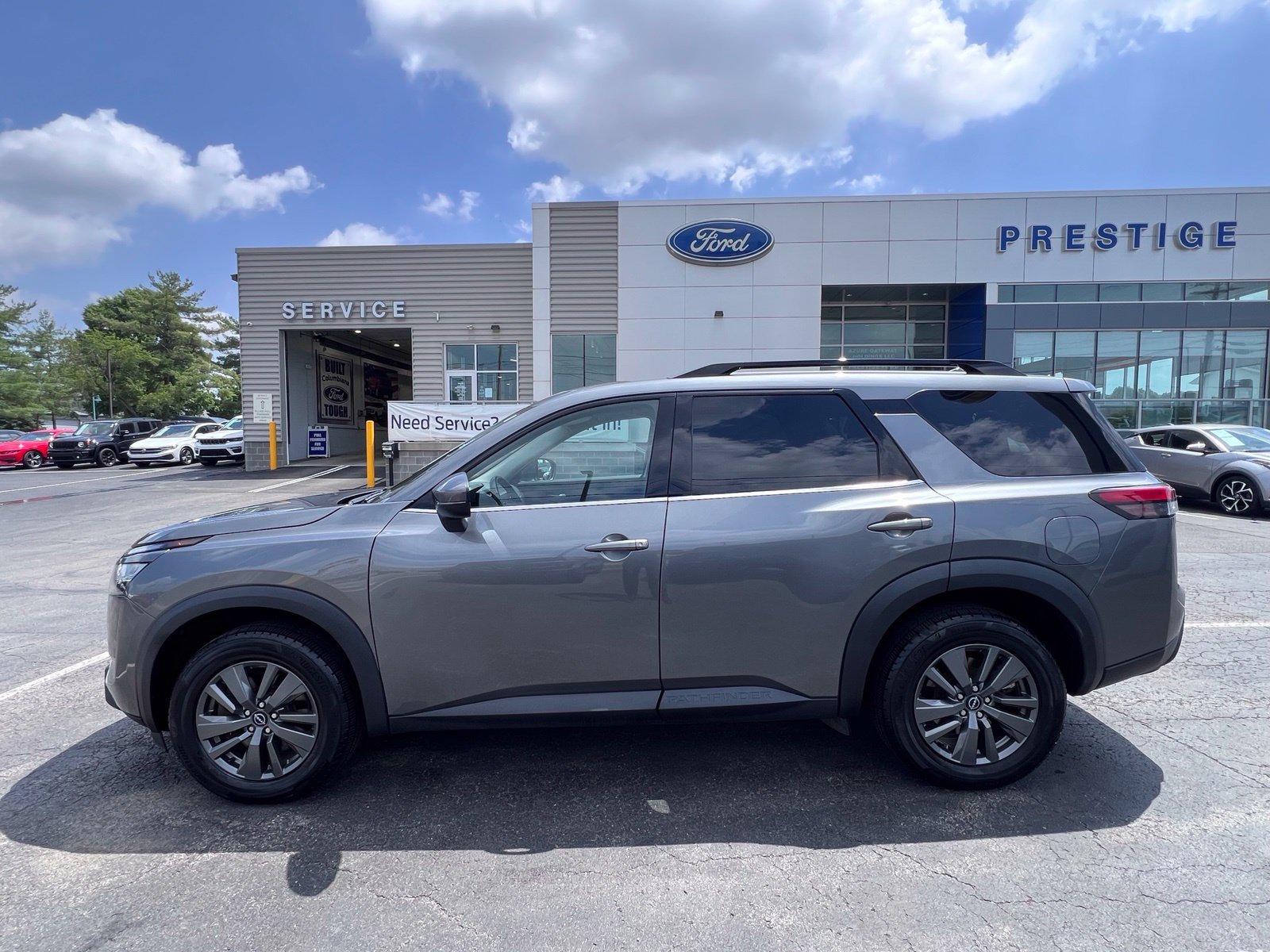 Used 2022 Nissan Pathfinder SV AWD/4WD image 5
