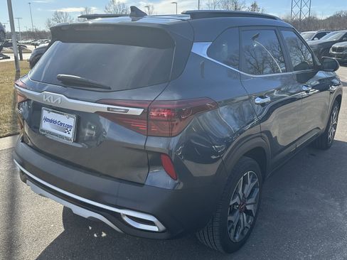 Used 2022 Kia Seltos SX w/ Sunroof Package image 10