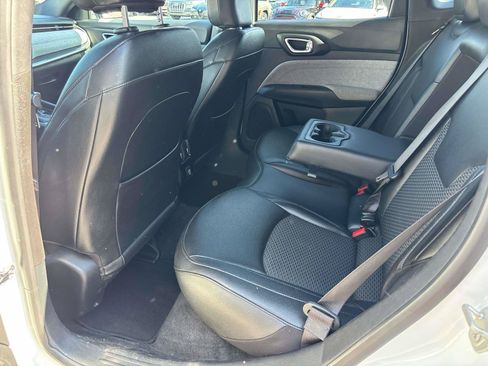 Used 2024 Jeep Compass Latitude AWD/4WD image 9