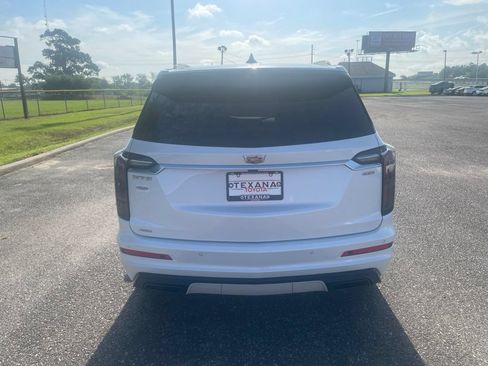 Used 2021 Cadillac XT6 Sport w/ Platinum Package AWD/4WD image 7