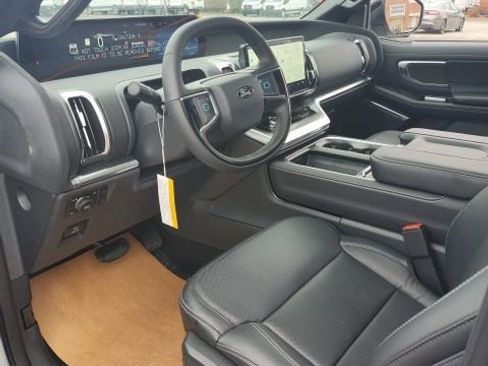 New 2025 Ford Expedition Platinum w/ Stealth Performance Package image 35