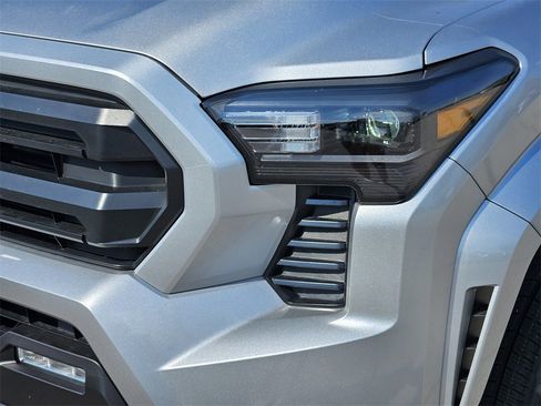 New 2025 Toyota Tacoma SR5 image 5