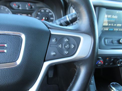 Used 2019 GMC Acadia SLE image 21