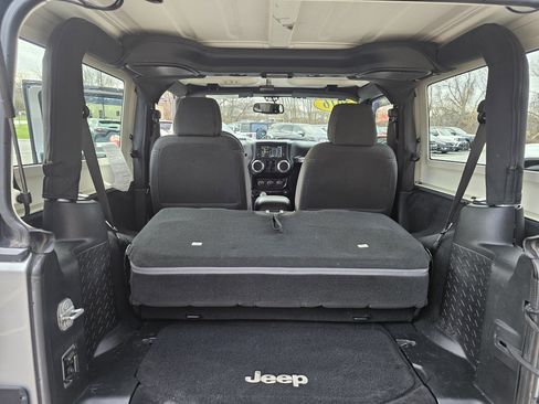 Used 2016 Jeep Wrangler Rubicon w/ Dual Top Group image 24