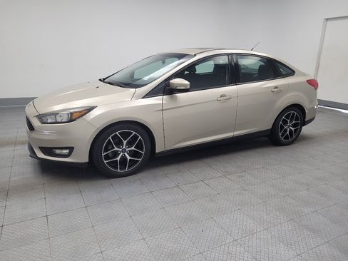 Used 2018 Ford Focus SEL FWD image 2