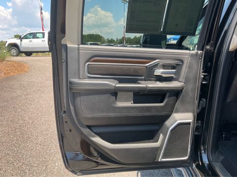 Used 2022 RAM 2500 Laramie AWD/4WD image 19