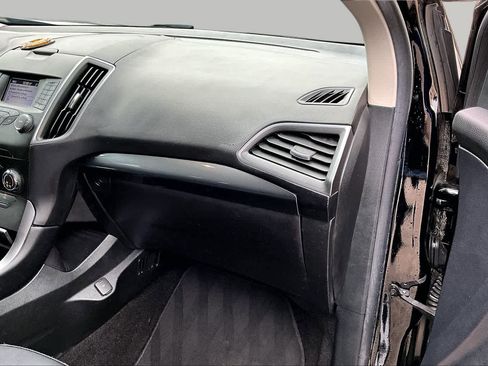 Certified 2019 Ford Edge SE FWD image 19