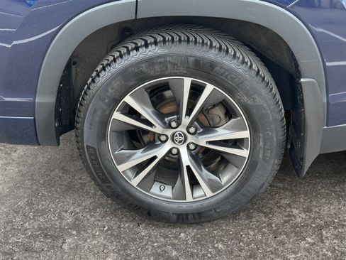 Used 2016 Toyota Highlander XLE image 15