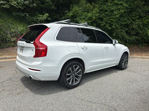 Used 2018 Volvo XC90 T5 Momentum w/ Convenience Package FWD image 3