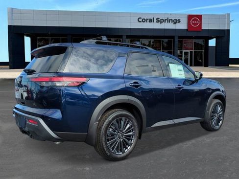 New 2026 Nissan Pathfinder SL w/ SL Premium Package (P04) FWD image 5