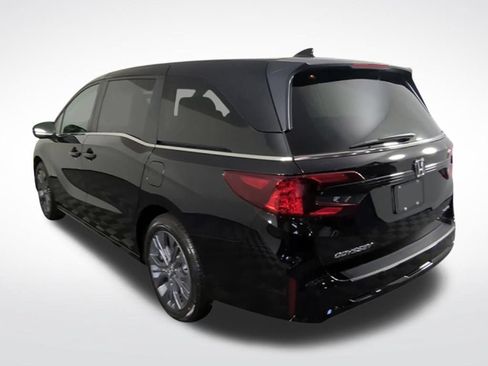 Used 2026 Honda Odyssey Touring image 3