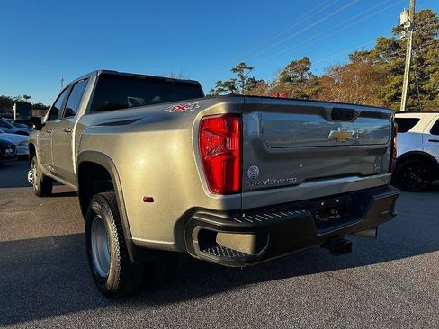 Used 2024 Chevrolet Silverado 3500 W/T image 3