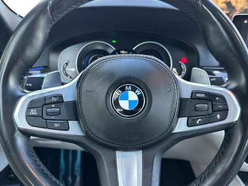 Used 2019 BMW 530e w/ M Sport Package image 25