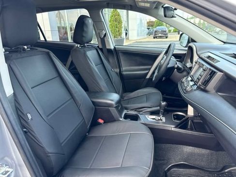 Used 2018 Toyota RAV4 XLE AWD/4WD image 23