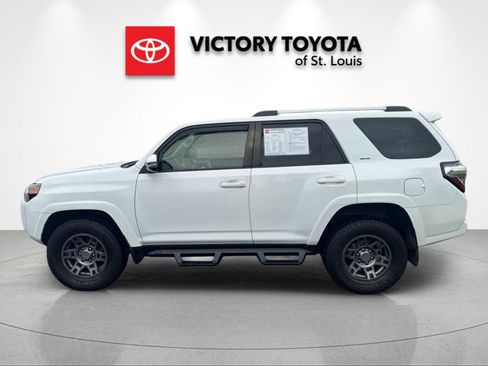 Used 2021 Toyota 4Runner SR5 Premium w/ Moonroof Package AWD/4WD image 6