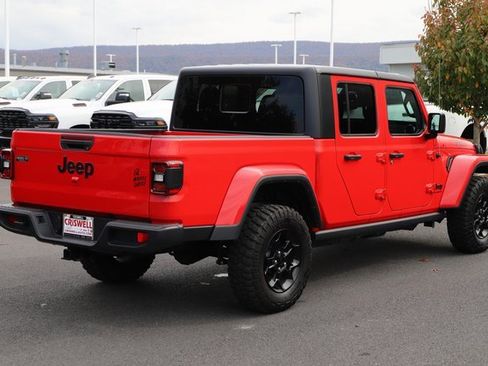 Used 2023 Jeep Gladiator Willys image 5