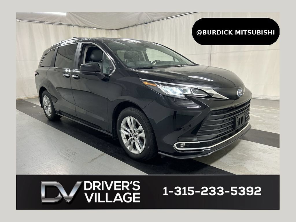 Used 2024 Toyota Sienna XLE w/ XLE Plus Package AWD/4WD image 1