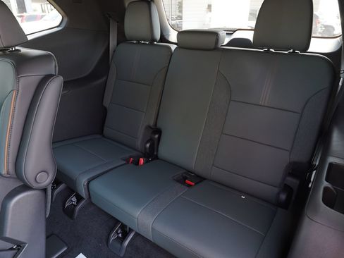 New 2026 GMC Acadia AT4 w/ Super Cruise Package AWD/4WD image 21