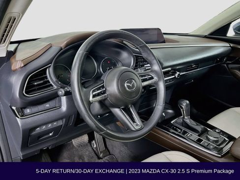Used 2023 MAZDA CX-30 AWD 2.5 S w/ Premium Package image 11