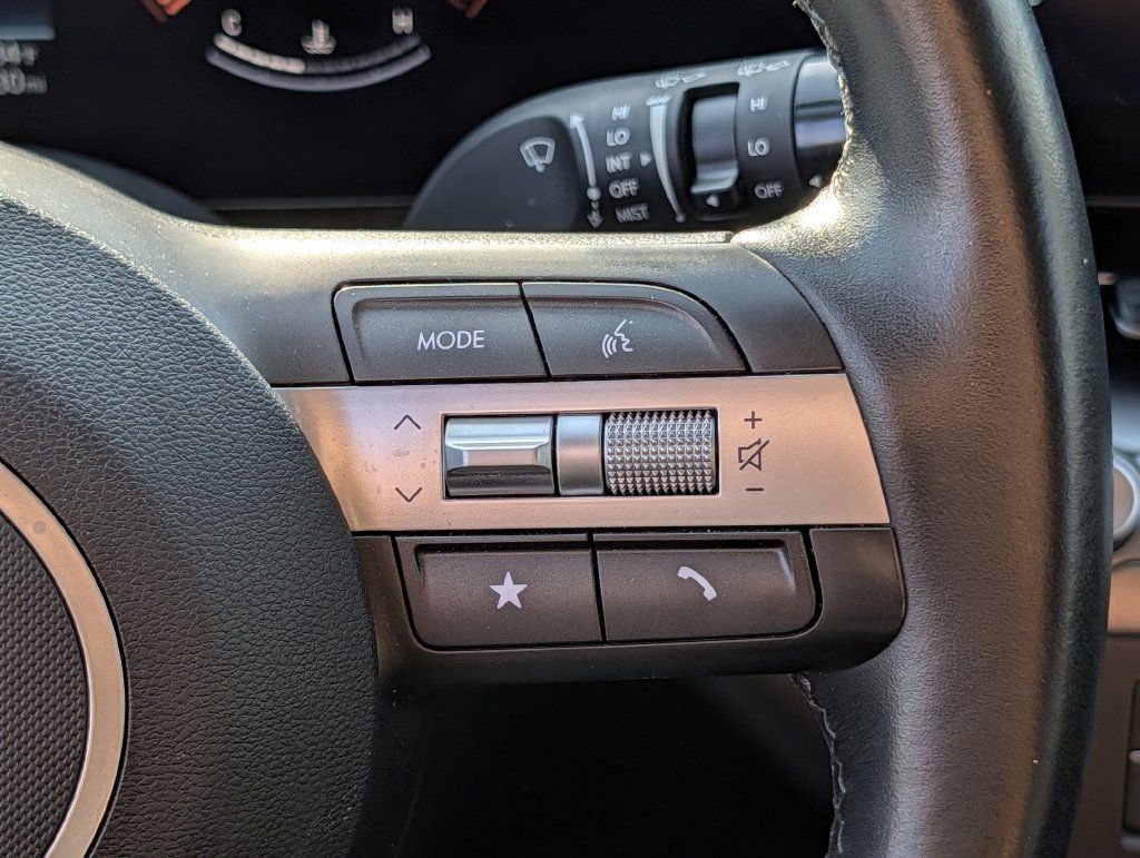 Used 2025 Hyundai Kona SEL AWD/4WD image 21