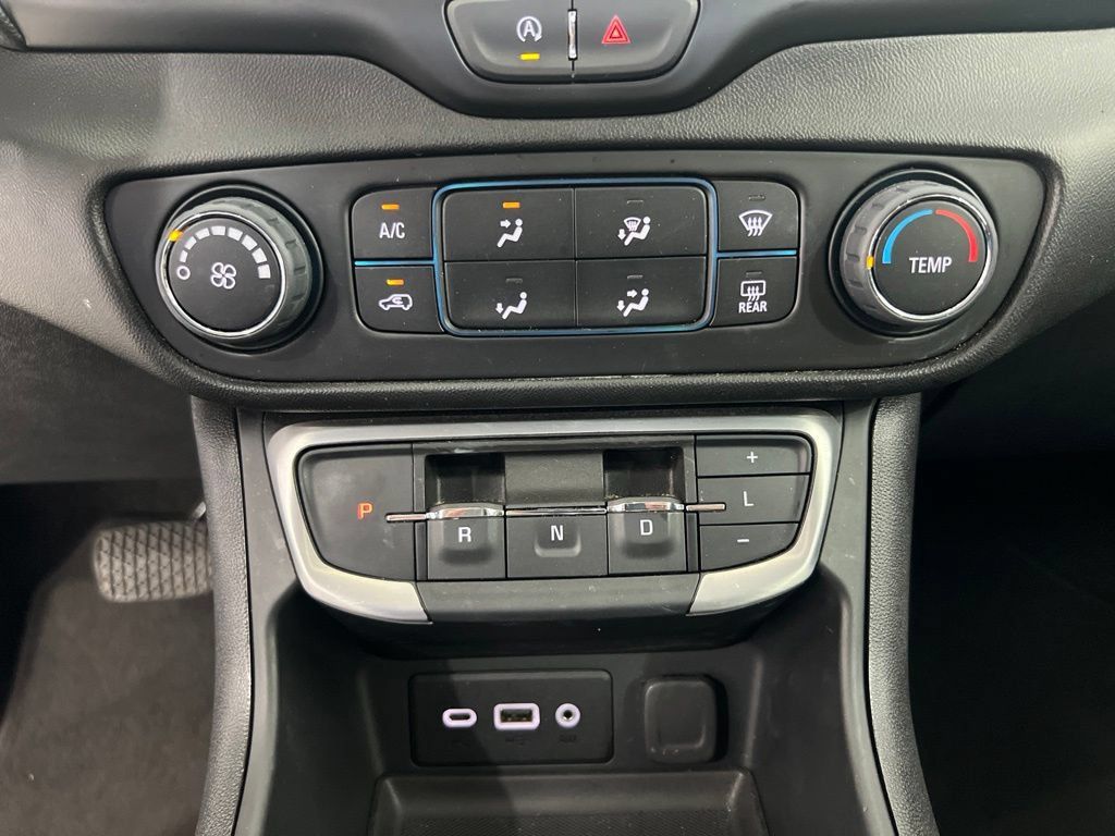 Used 2024 GMC Terrain SLE FWD image 17