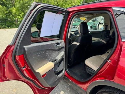 Used 2020 Ford Escape Titanium FWD image 15
