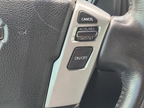 Used 2018 Nissan Titan SV w/ SV Convenience Package image 30