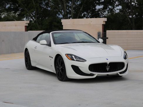 Used 2014 Maserati GranTurismo MC RWD image 9