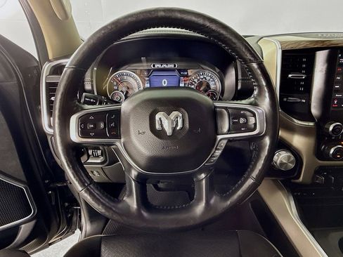 Used 2019 RAM 1500 Laramie AWD/4WD image 13