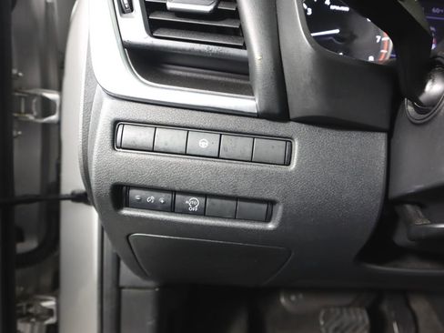 Used 2023 Nissan Rogue SV image 15