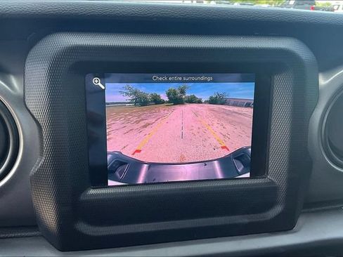 Used 2022 Jeep Gladiator Sport AWD/4WD image 15