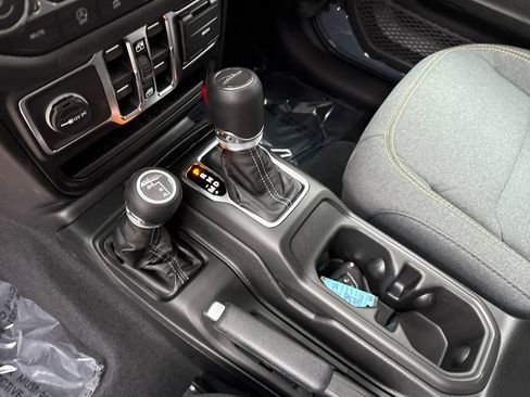 New 2026 Jeep Gladiator Sport AWD/4WD image 25