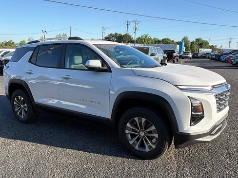 New 2026 Chevrolet Equinox LT image 3