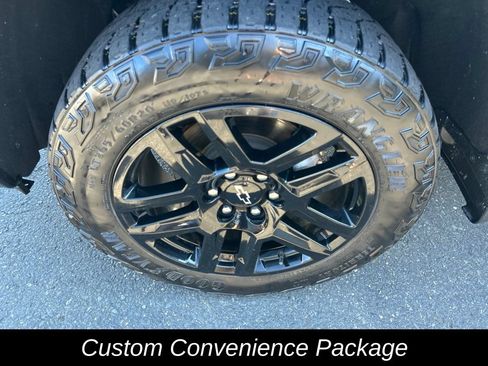 Used 2023 Chevrolet Silverado 1500 Custom Trail Boss w/ LPO, Dark Essentials Package AWD/4WD image 12