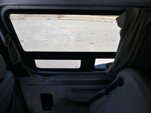 Used 2014 Mercedes-Benz Sprinter 3500 image 57