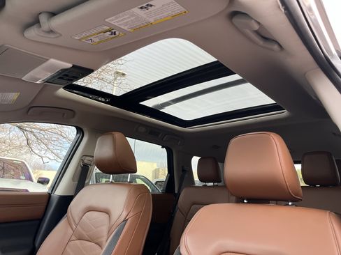 Certified 2024 Nissan Pathfinder Platinum image 14