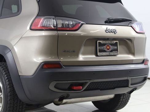 Used 2020 Jeep Cherokee Trailhawk w/ Cold Weather Group AWD/4WD image 21