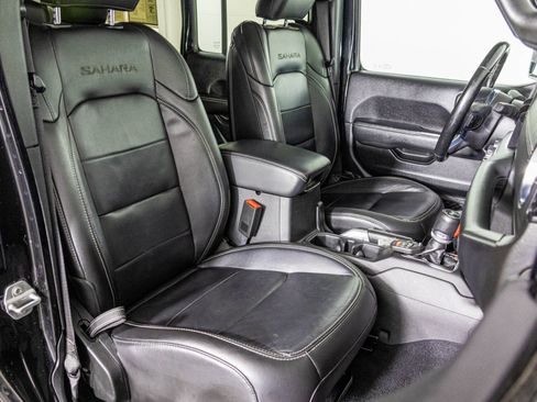 Used 2020 Jeep Wrangler Unlimited Sahara AWD/4WD image 45