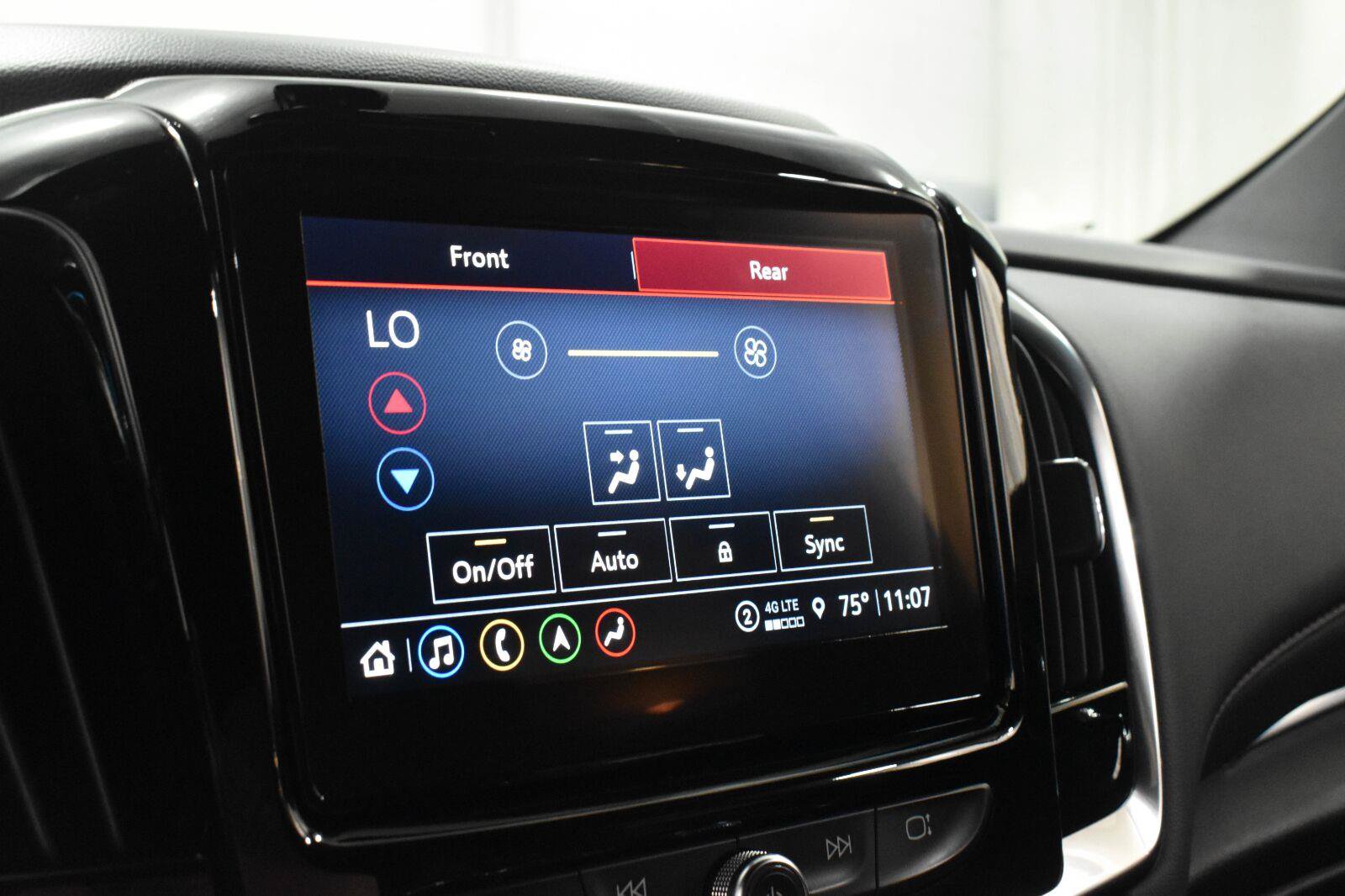 Used 2023 Chevrolet Traverse RS w/ LPO, Floor Liner Package FWD image 18