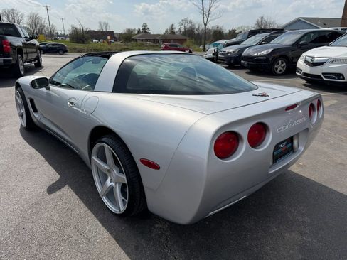 Used 2002 Chevrolet Corvette Coupe w/ Preferred Equipment Group2 image 5