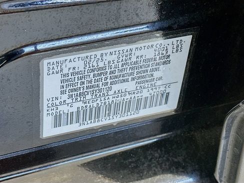 Used 2025 Nissan Sentra SV FWD image 35